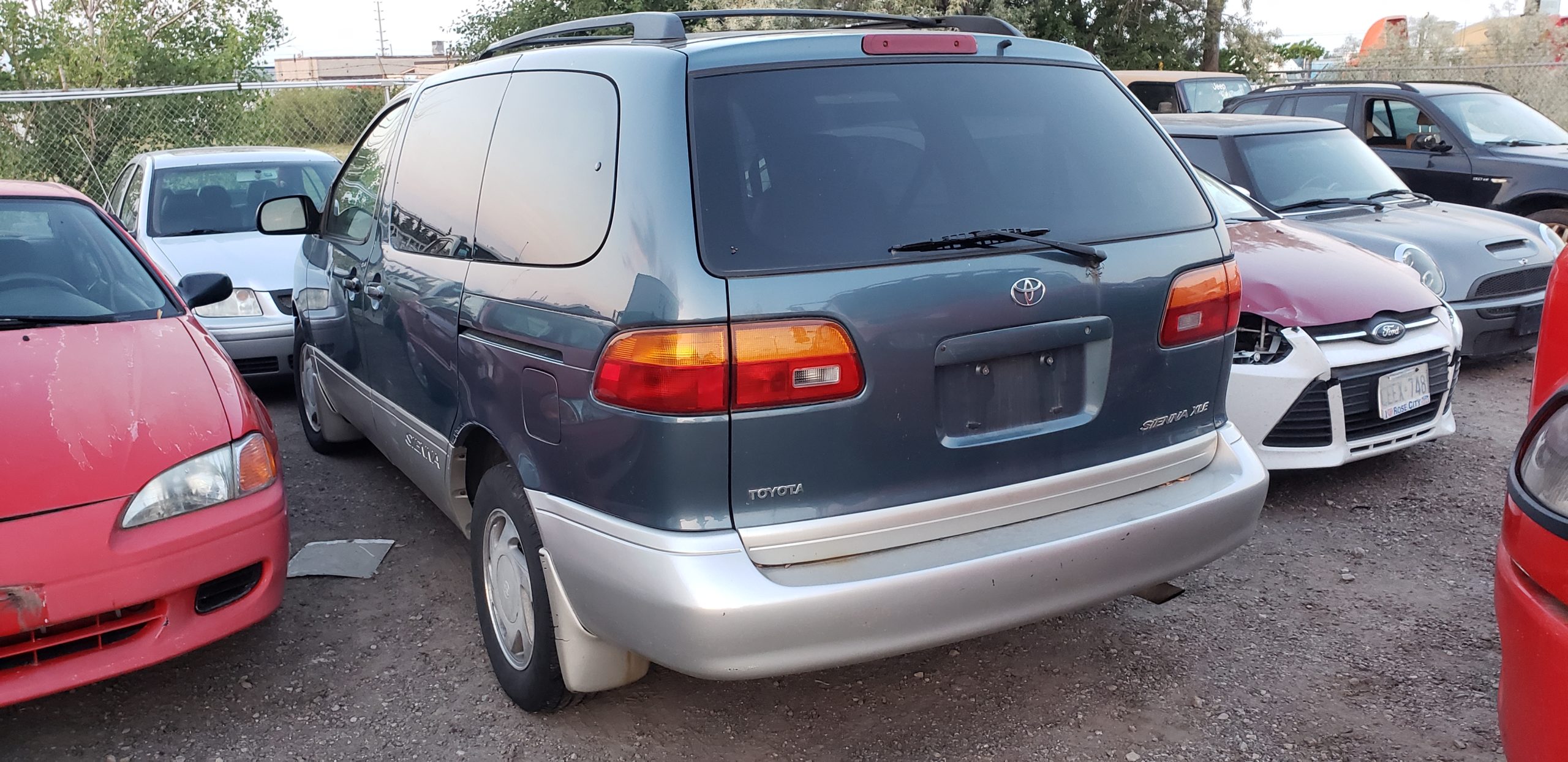 Toyota Sienna - Cash For Junk Cars in Brampton and the GTA